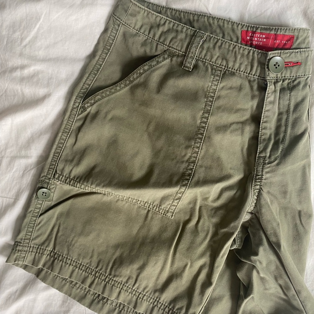 Low-rise Khaki Green Hiking Shorts